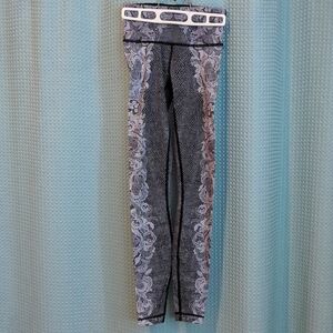EUC Sz 2 Lululemon run leggings